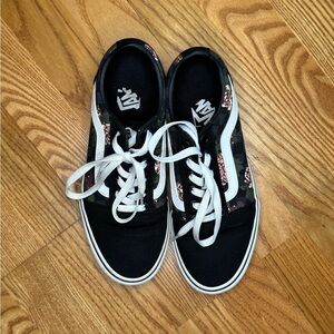 Ward Vans Women’s 8.5. Black with pink flowers. In good condition.